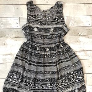 Black & White keyhole dress